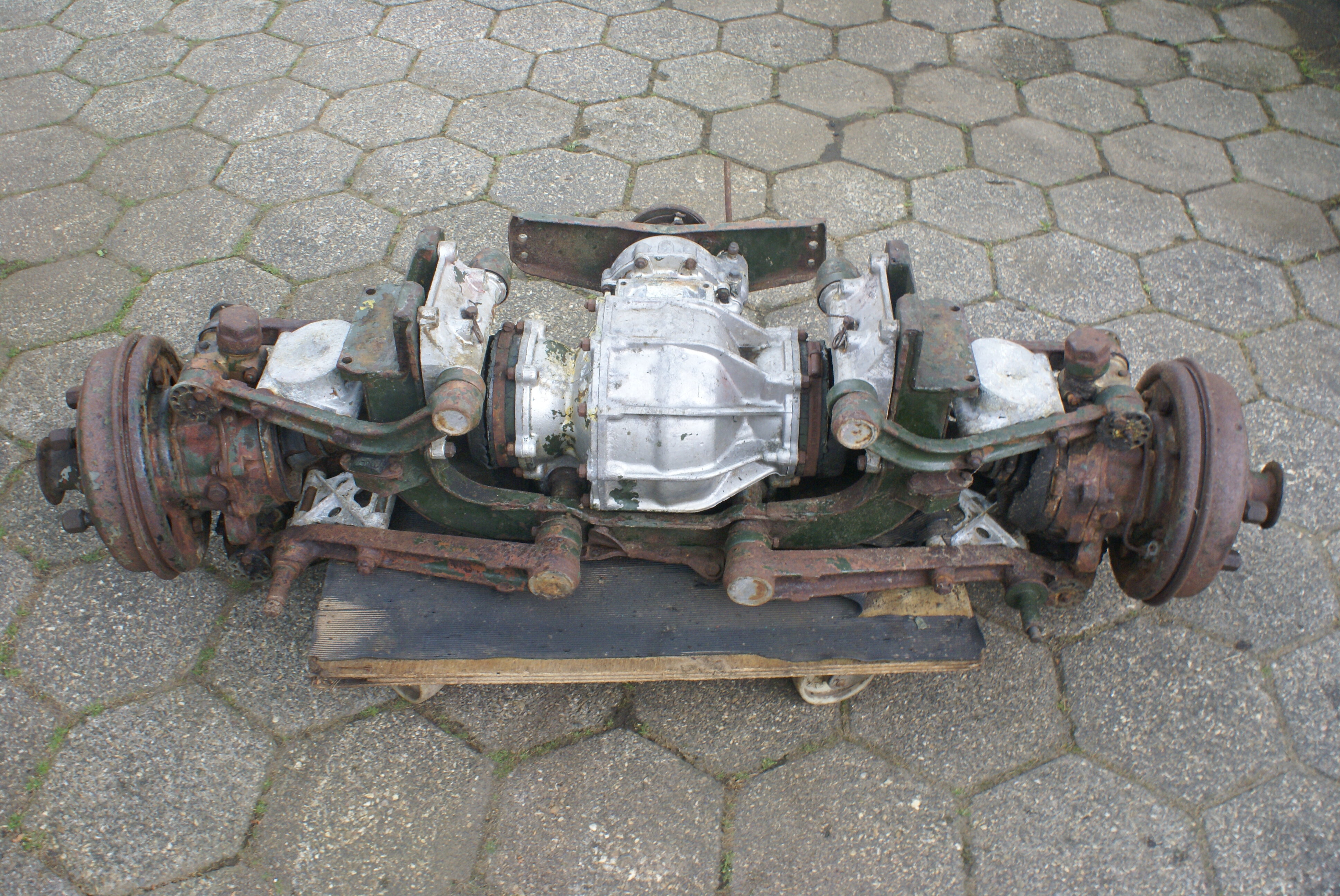 Front and rear axle for Austin Champ - HMVF Classifieds - HMVF ...