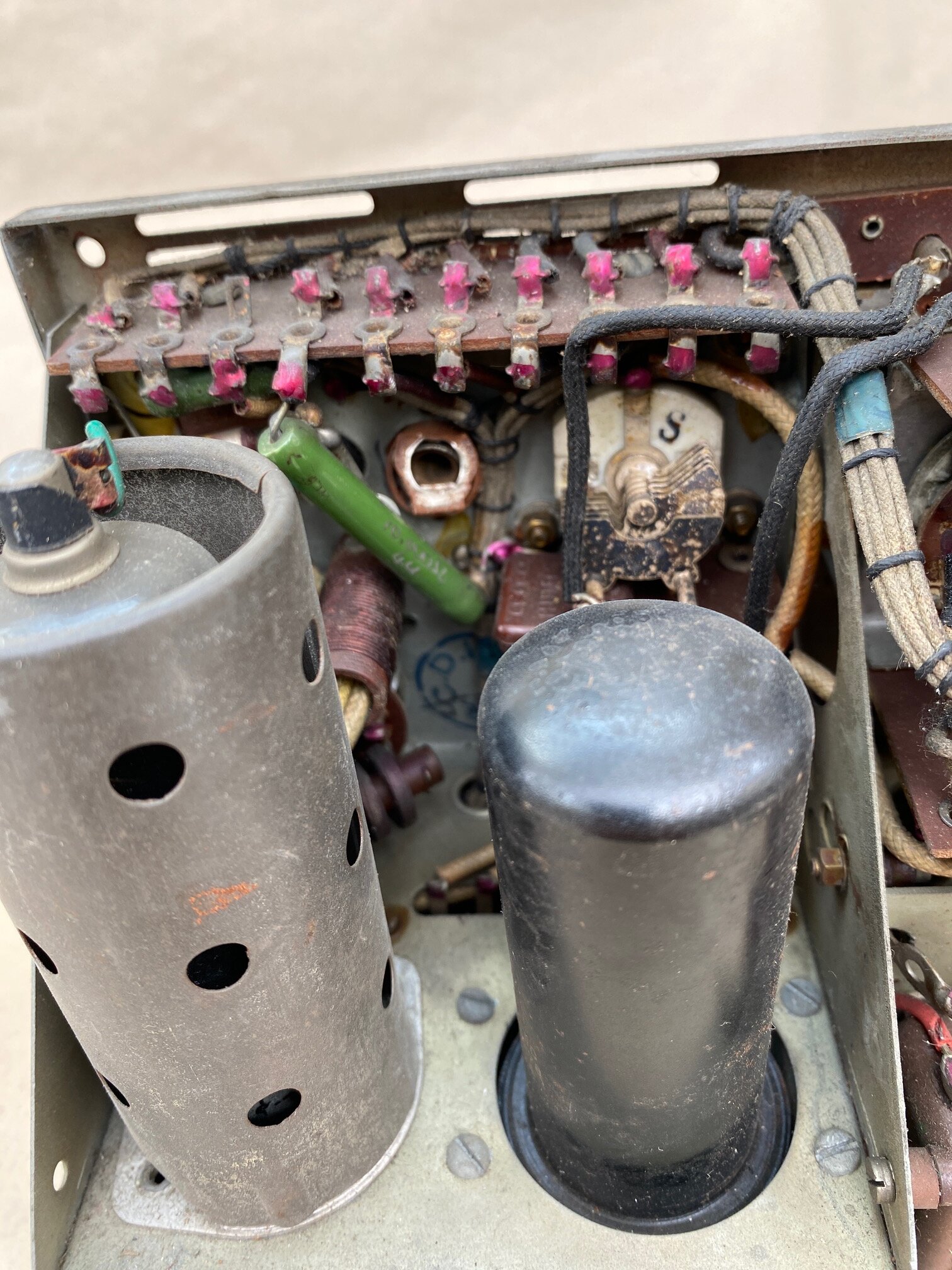B2 radio set - self-destruct modification - British Radio Equipment ...