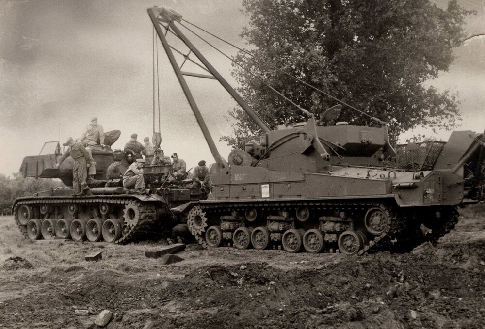 Tank rec belgium troops.jpg